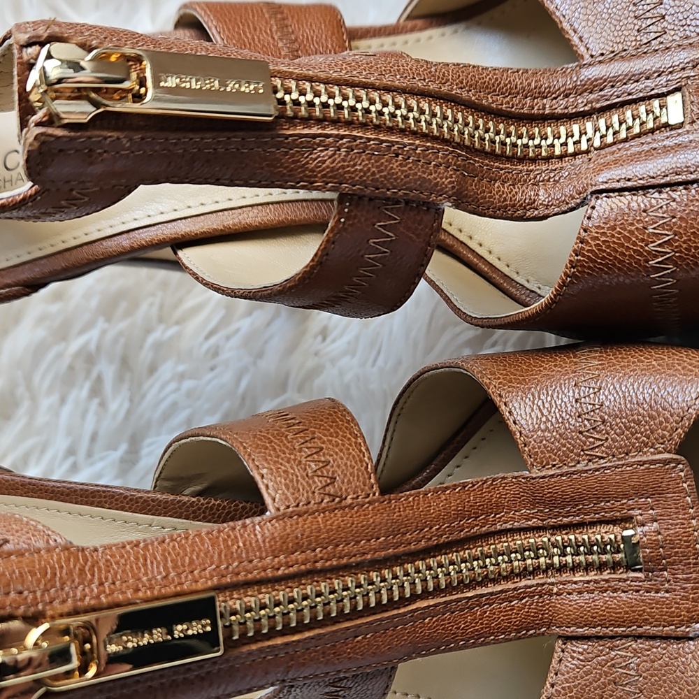 🤎🤎NEW MICHAEL KORS HEELS🤎🤎 - Picture 8 of 8